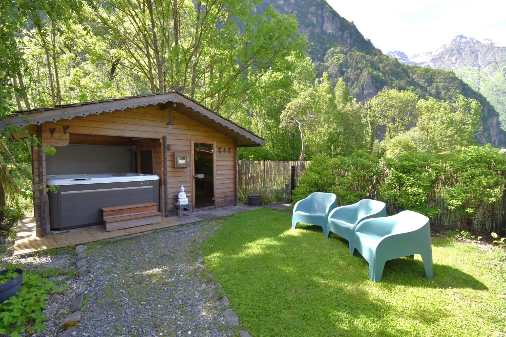 La Cle Des Bois Bed & Breakfast Le Bourg-d'Oisans Exterior photo