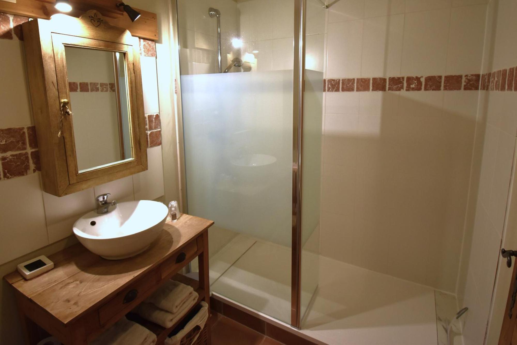 La Cle Des Bois Bed & Breakfast Le Bourg-d'Oisans Exterior photo